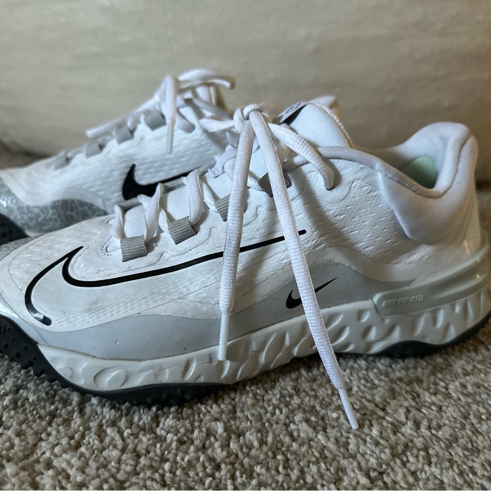 Nike Alpha Huarache Elite 4 Turf
Women's Softball Shoes